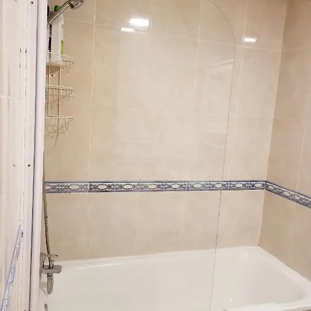 Piso Con Garaje En La Entrada Del Camino Portugues Apartment